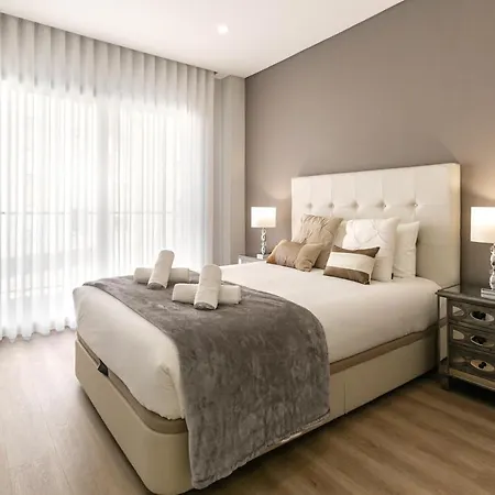 Golden Flat * Consolacao